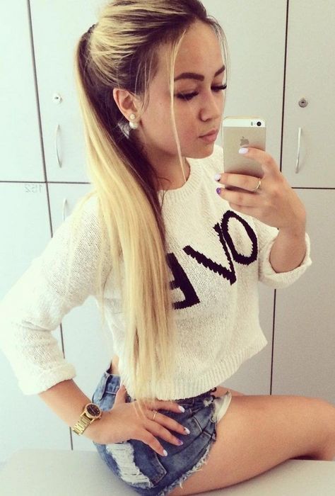 Девушка по вызову возле метро: как наслаждаться моментом без лишних слов